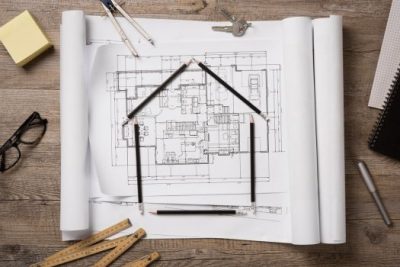 Infographic highlighting three advantages of buying a newly built home in 2024: more options, competitive pricing, and lower mortgage rates.