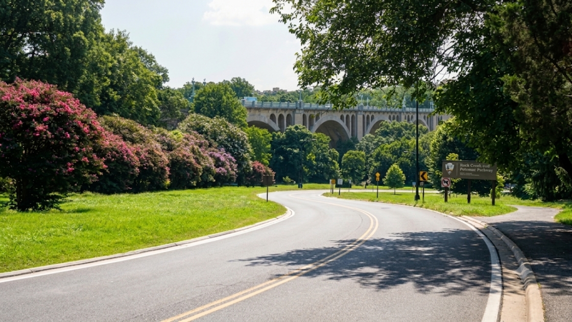 Rock Creek Parkway road curving through Rock Creek Park near the 20008 zip code in Washington DC